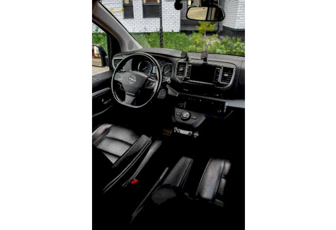 Opel Zafira car interior